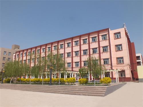  張家口工程技術(shù)學(xué)校升學(xué)與就業(yè)方便嗎？