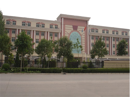 保定新興工業(yè)技工學(xué)校貧困生可以上嗎？   